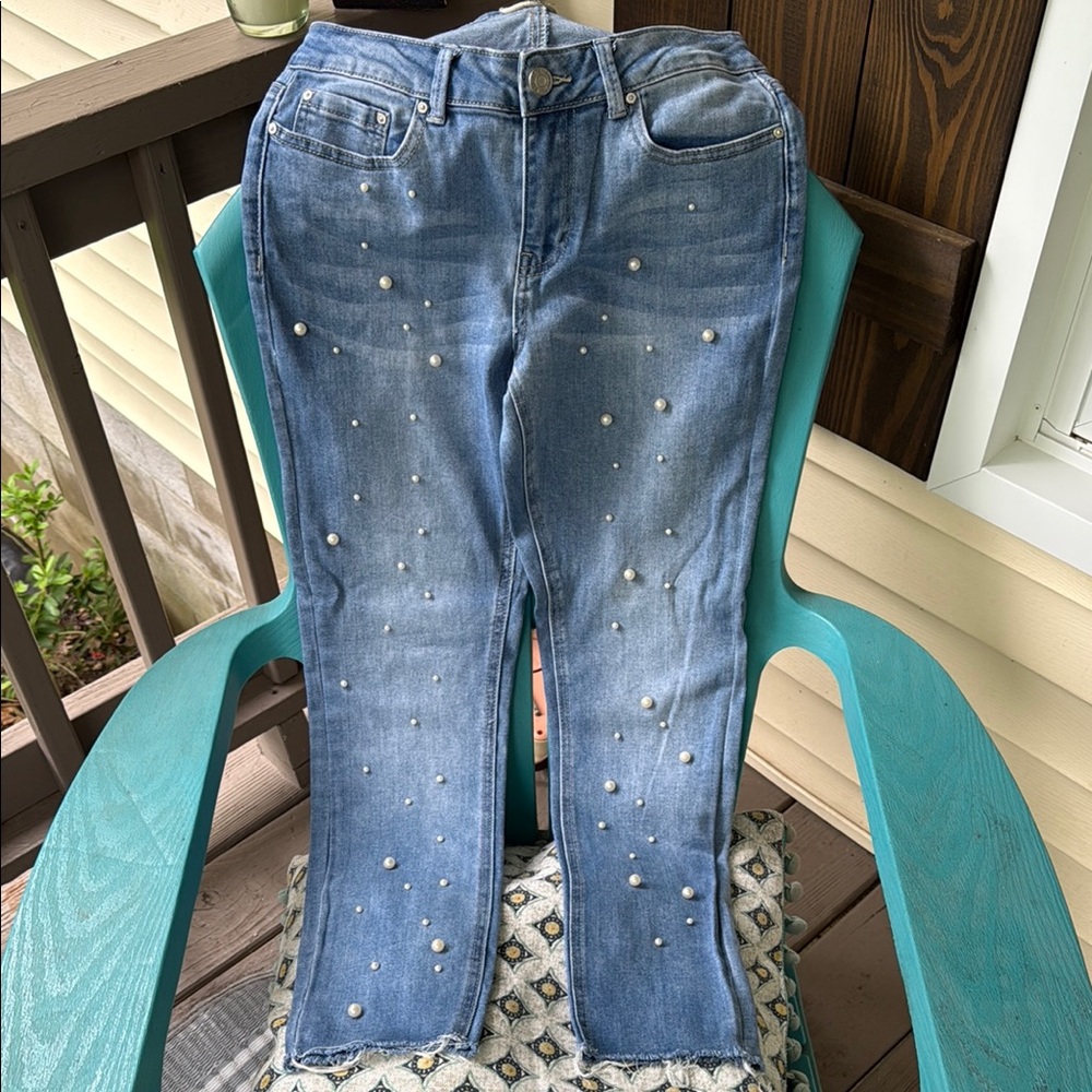Indigo Rein Blue Ankle Cropped Jeans with Distressed Style
